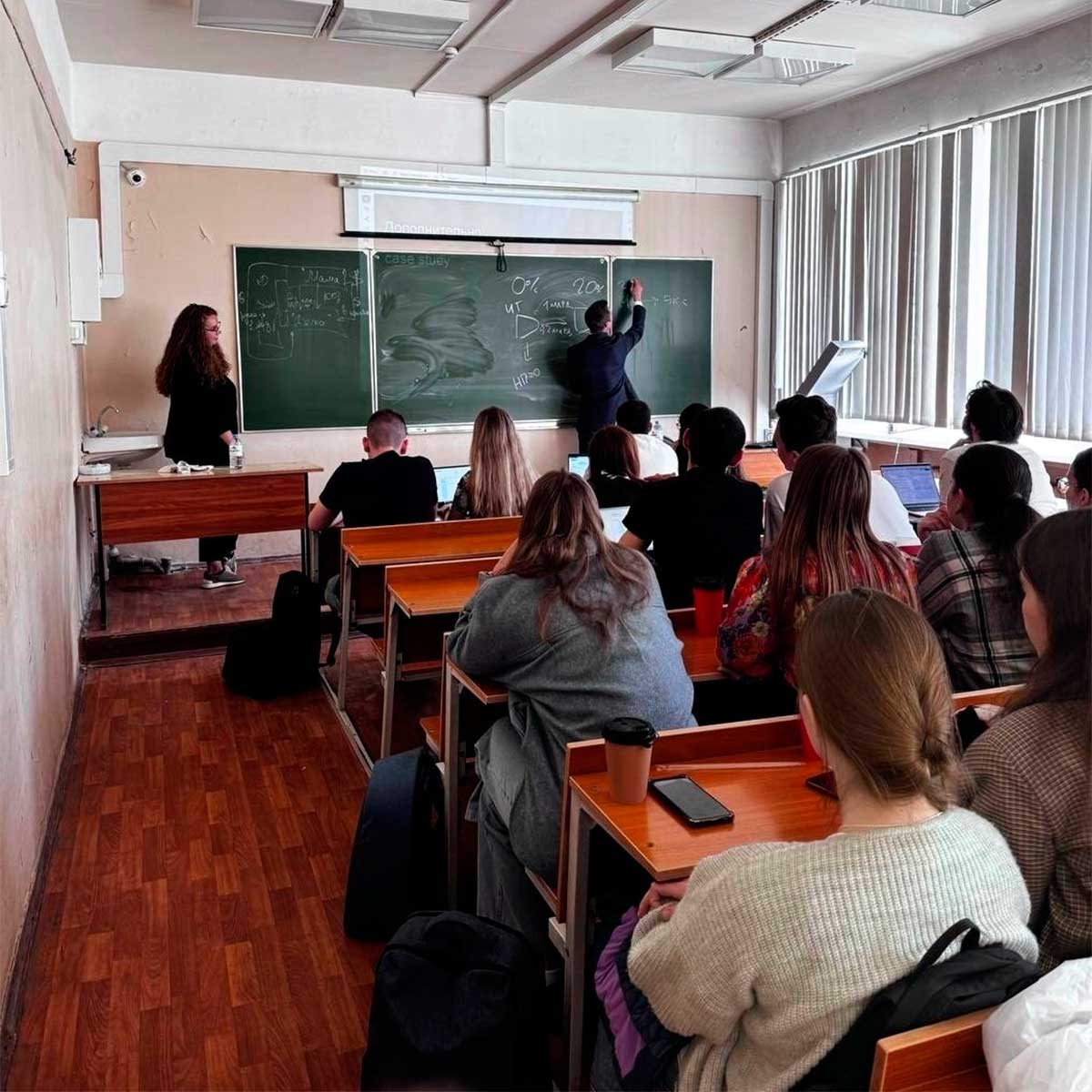 Лекция и мастер-класс компании Kept